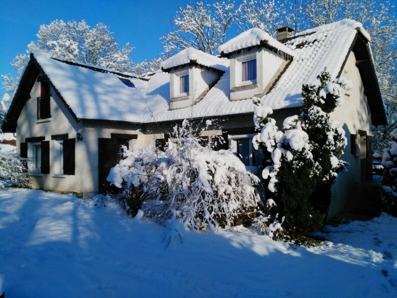 Bed and Breakfast La Rose Des Vents Saint-Germain-sur-Morin Exterior foto